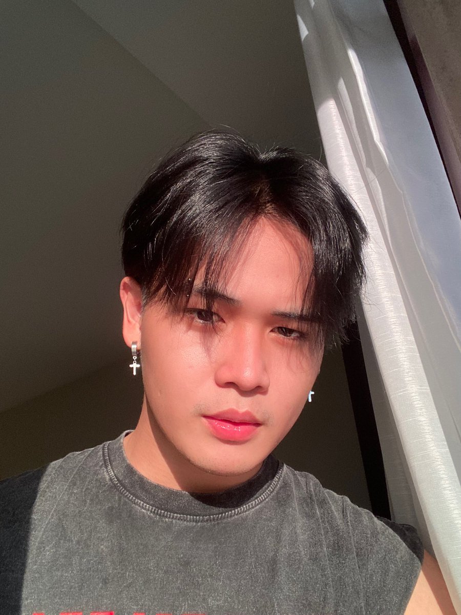 belovedrji's tweet photo. sabi ng ate ko tuwing nakikita raw niya mukha ni alas naaawa siya kasi mukha raw laging inapi. di niya alam walang makaaapi jan, baka ikaw pa umiyak pag inapi mo yan haha https://t.co/JYZg8ZisxQ