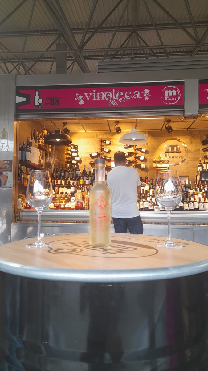 RafaRedonDiego's tweet photo. Mercado abastos de Huelva para comprar,  comer-cio y beber-cio. https://t.co/76tmFIHTKl