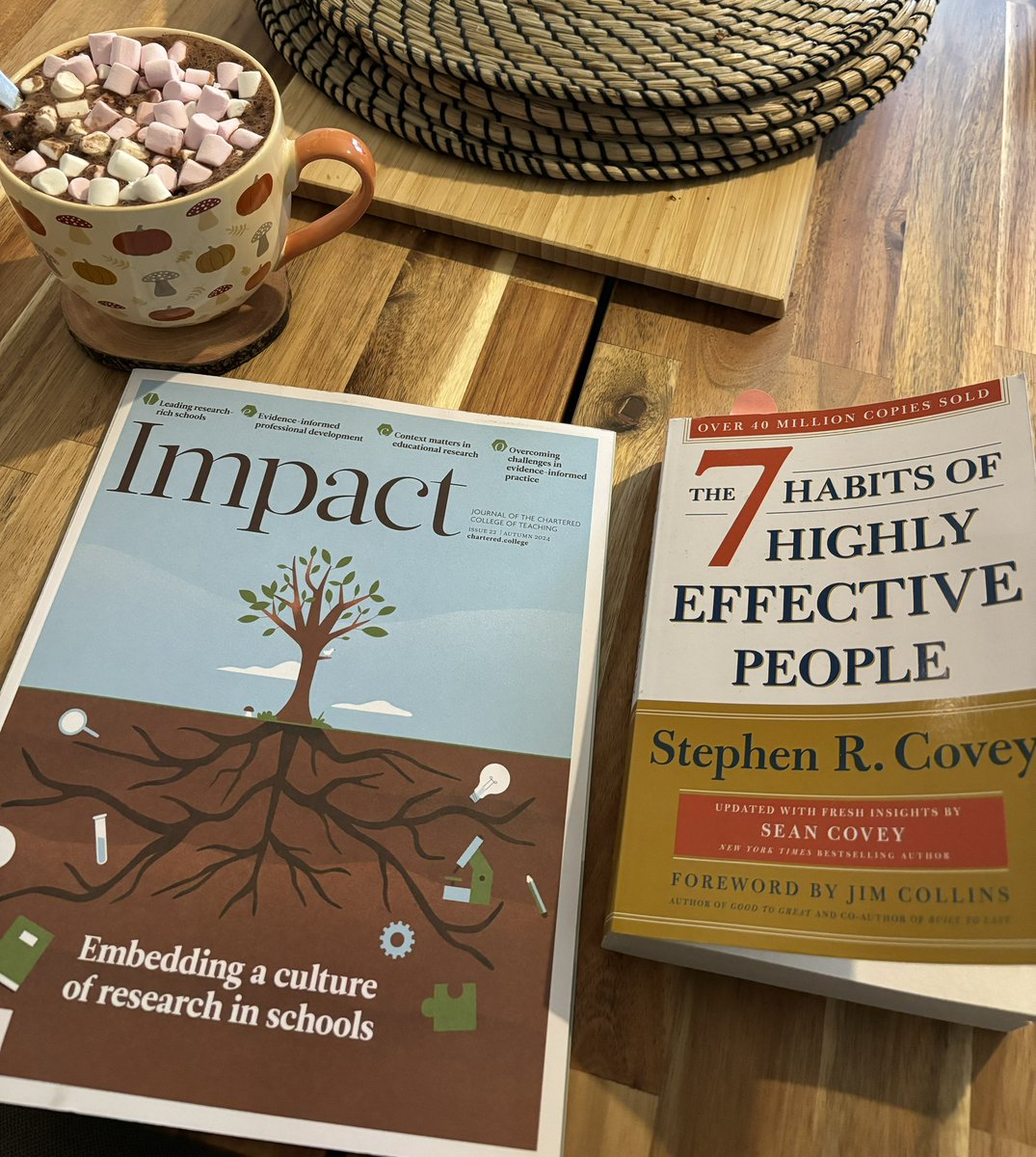 MissParr96's tweet photo. Morning reads on a cold Autumnal Saturday 🍁 📖 @CharteredColl @StephenRCovey https://t.co/eFaDUizAml