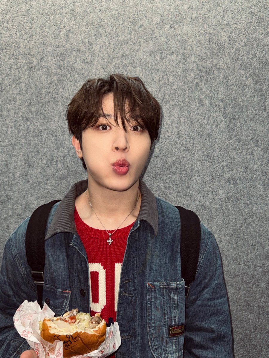 treasure_hd's tweet photo. 📸🐮 

#トレジャー #SOJUNGHWAN #소정환 #TREASURE @treasuremembers https://t.co/XvzDhTyh31