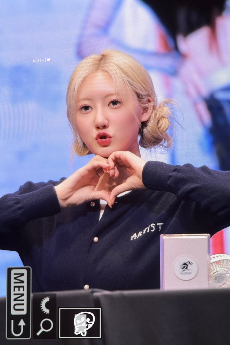 bluemi_rami's tweet photo. 241109 케타 팬싸인

머리가 너무 귀여워!!!

#RAMI #BABYMONSTER 
#라미 #베이비몬스터 https://t.co/ayerVts7CY