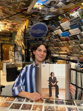 ✍️ LAZY DAY ✍️

signed copies of Open The Door at banquetrecords.com/lazy-day/open-…