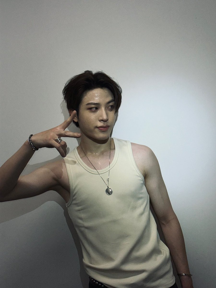junghwanfeed's tweet photo. 20241109 SO JUNGHWAN Weverse Post https://t.co/nd2FDGs8oN