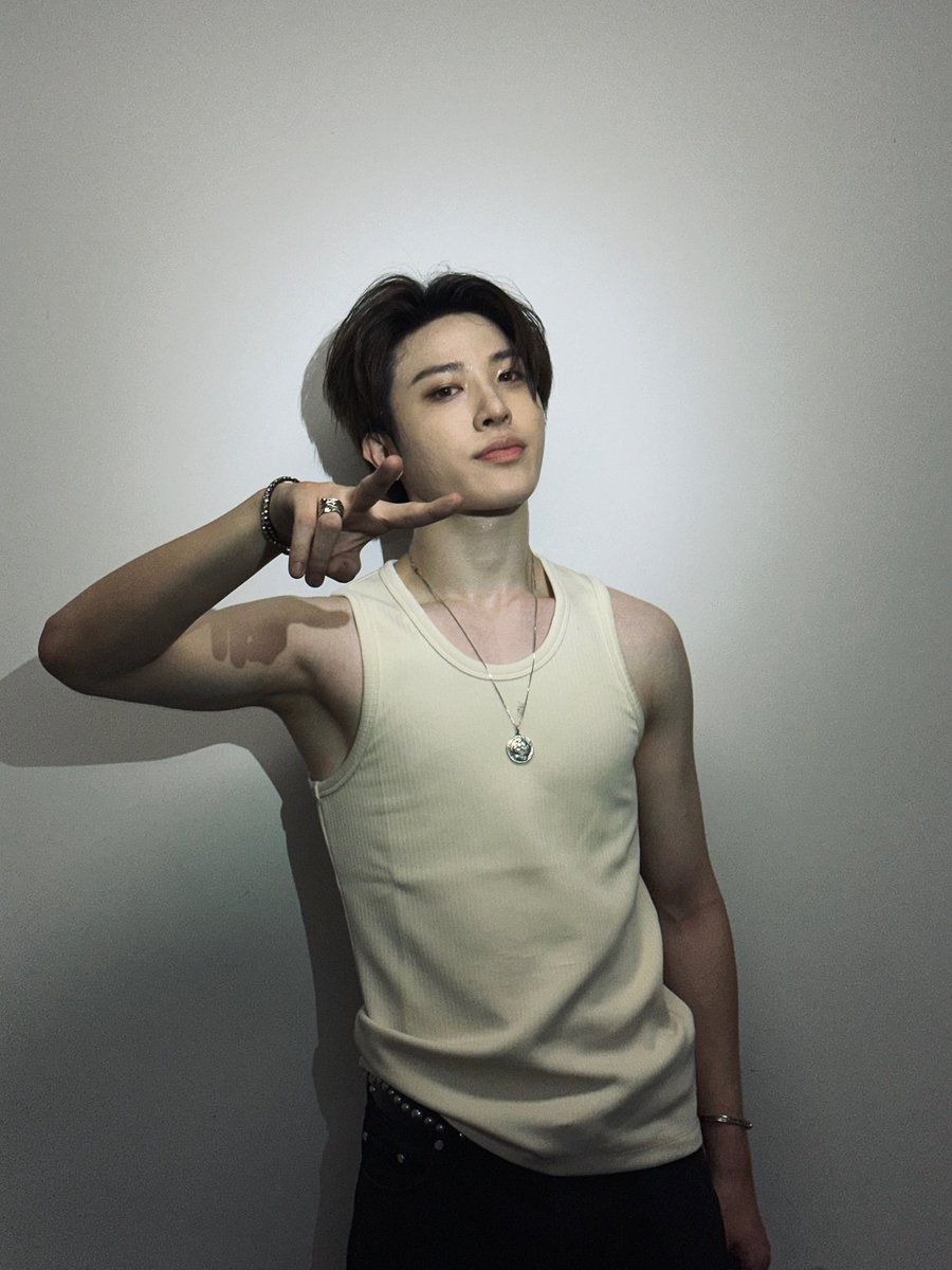junghwanfeed's tweet photo. 20241109 SO JUNGHWAN Weverse Post https://t.co/nd2FDGs8oN