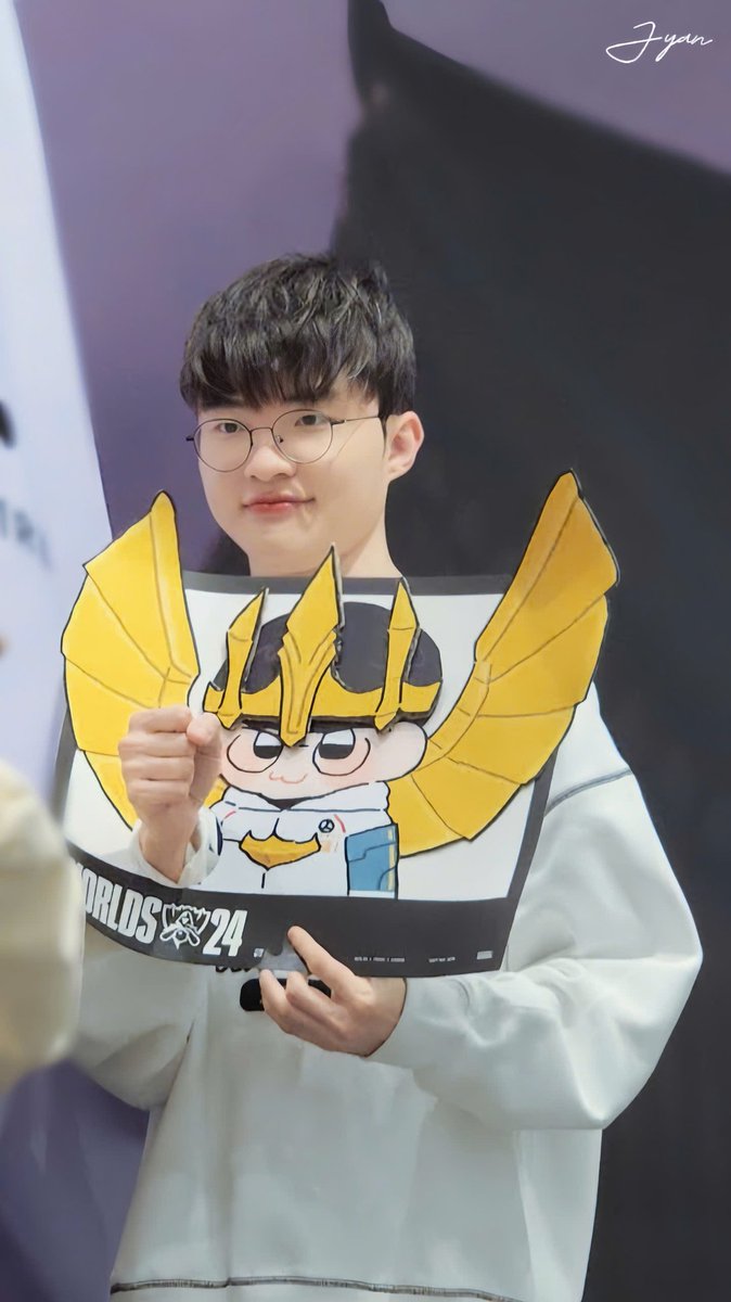 👊🐱 냥냥펀치!!

20241109 골스튜디오 팬미팅
#페이커 #Faker