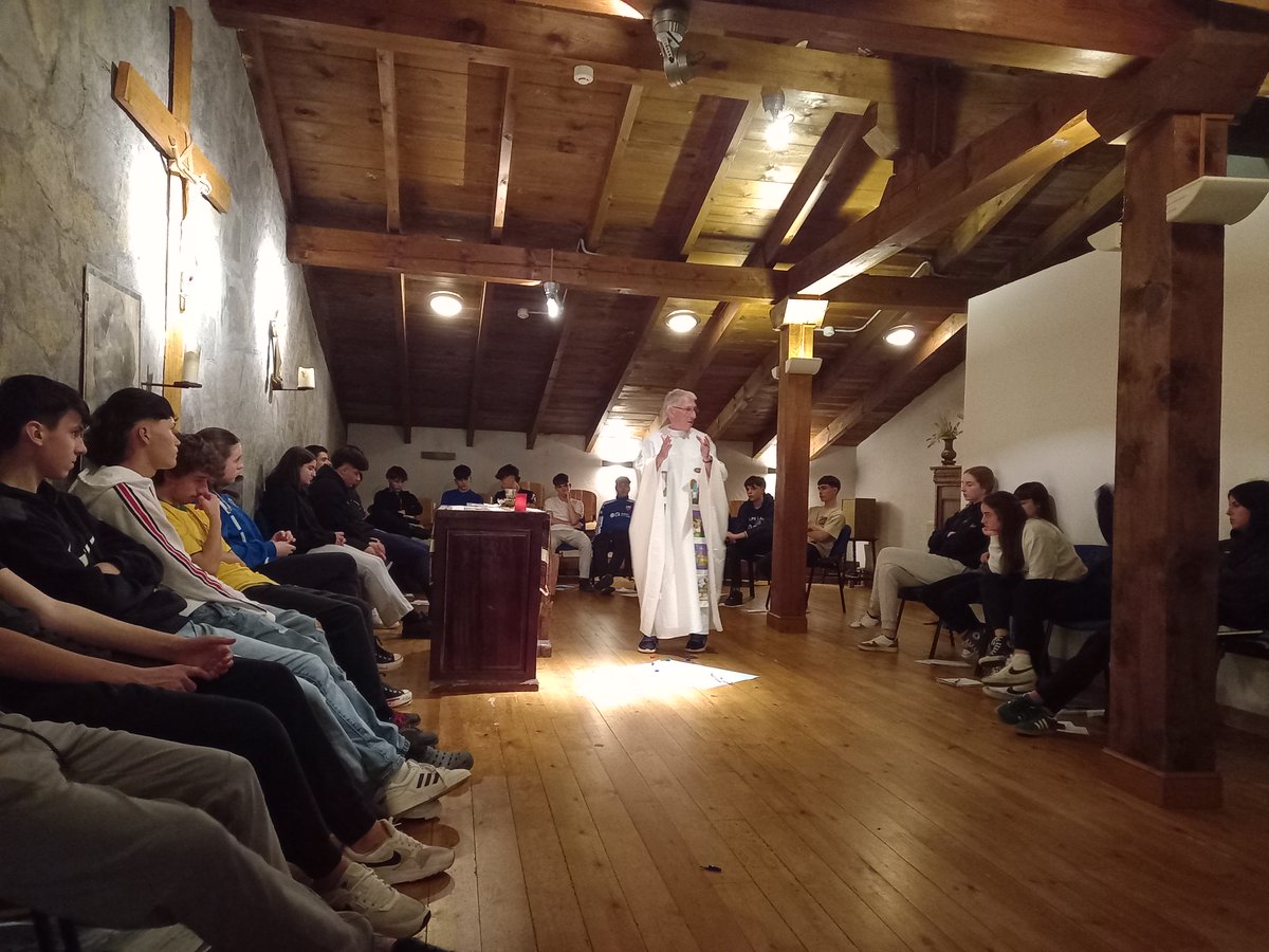 FINALIZAN LAS CONVIVENCIAS DE 1ºBTO C
Y con ellas las tres tandas de este curso. Unos días que guardaremos siempre en el corazón y la memoria.
👇
facebook.com/bilbokoeskolap…
#escolapiosbilbao #DBH #lekunetxea #convivencias #saludintegral #aprendizajesignificativo #itxaropenbidean