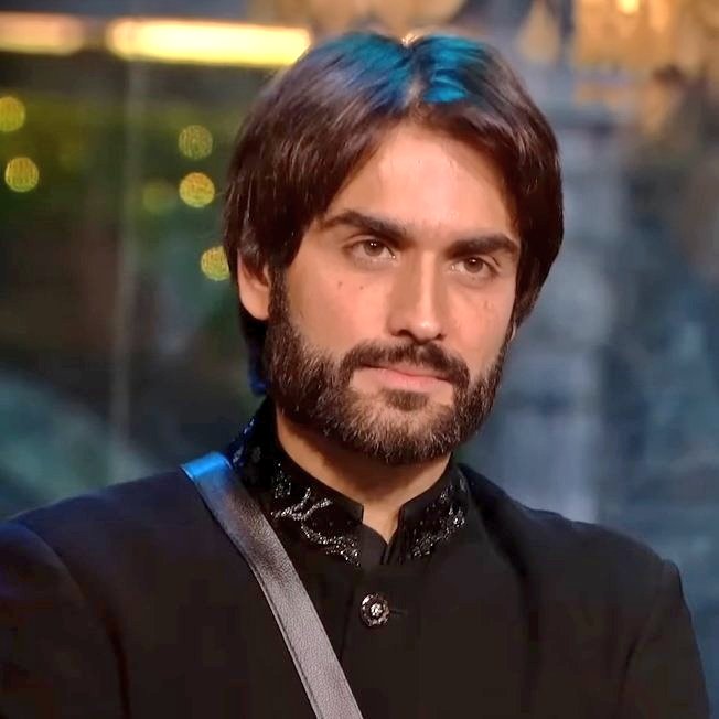 Team Asim Riaz Official π (@iamasimriaz1) on Twitter photo Retweet if you want <a href="/VivianDsena01/">Vivian Dsena</a> win #BigBoss18 trophy !!
#VivianDsena #TeamAsimRiaz
"JANTA KA LADLA VIVIAN " Retweet if you want <a href="/VivianDsena01/">Vivian Dsena</a> win #BigBoss18 trophy !!
#VivianDsena #TeamAsimRiaz
"JANTA KA LADLA VIVIAN "
