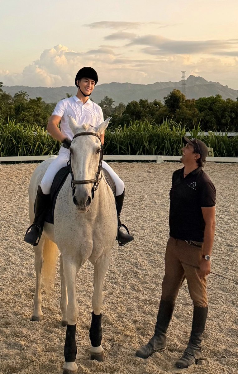 roigie's tweet photo. Saturday training with the Maestro.. 🐎 #classicaldressage #equestrian https://t.co/ebbZnd9luj