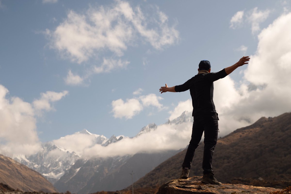 DJPunitOfficial's tweet photo. it’s not the altitude it’s the attitude 🏔
#trekking #mountain #himalayas #nature #adventure #hike #traveltheworld #trek #hiking #mountains #outdoor #explore #hikingadventures #landscape #travelphotography #naturephotography #naturelovers https://t.co/QrJAKL0W6Y
