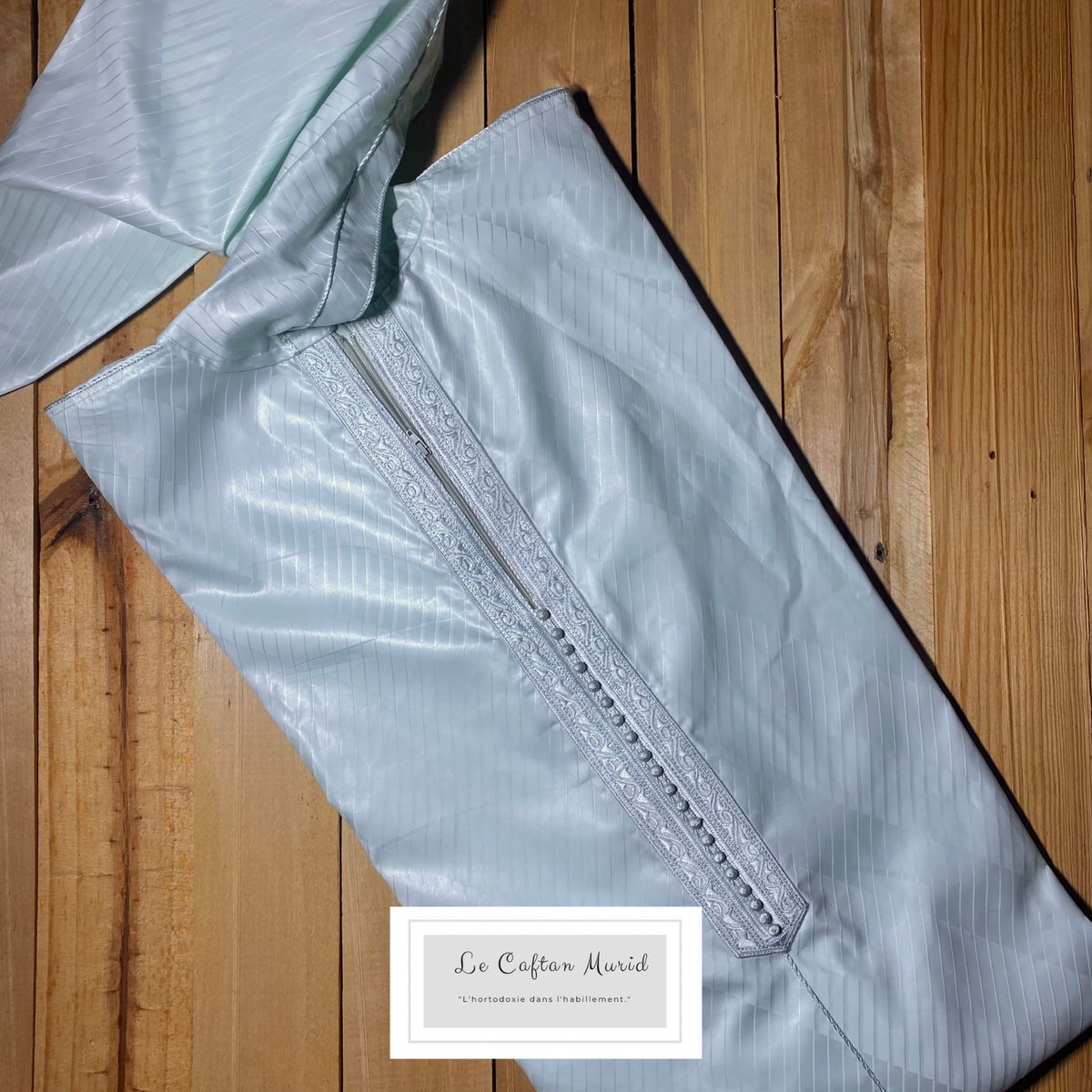 Jallabé bazin riche 1 piece 🏷️: 25.000fr
Sëñ Suhaybu supercent 1 pièce 🏷️: 18.000fr
Tel: 777780365