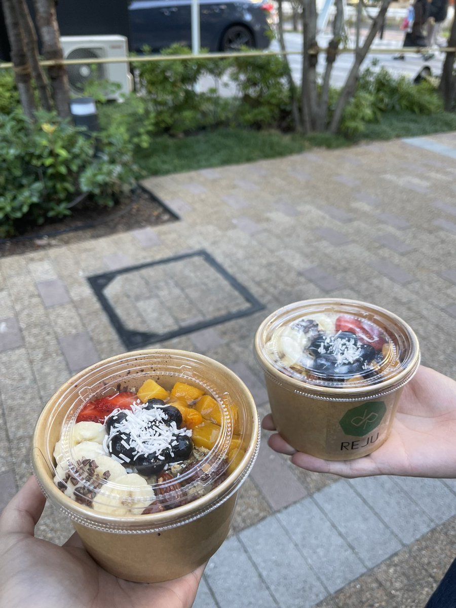 01___Sy's tweet photo. ラーメンとアサイボール美味しいところまた見つけた https://t.co/rHEVv7vhSj