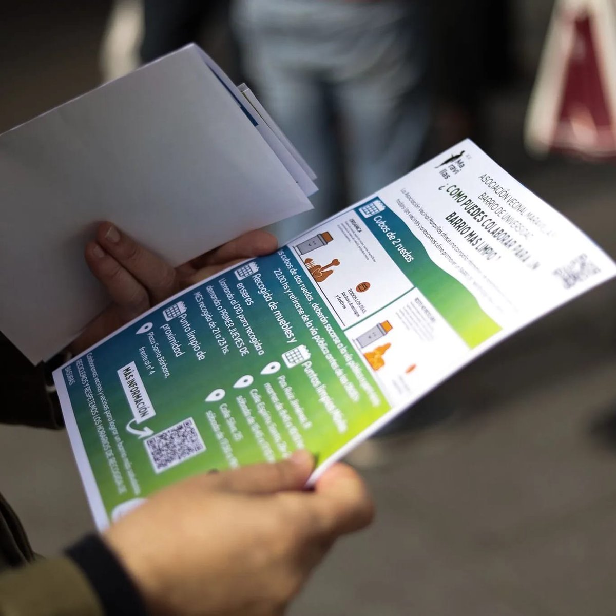 Así de animada estuvo este jueves la Mesa informativa sobre vivienda. El barrio está vivo.
Os animamos a asociaros, necesitamos tener un tejido Vecinal fuerte. 
Ven a la próxima Asablea.
Cuándo: Últimos lunes de mes. 📆 
Dónde: Casa del Cura. 
📸 Dani Piedrabuena