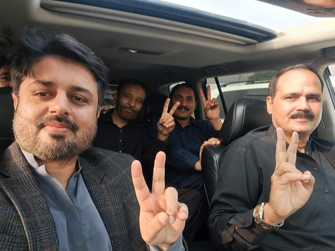 ایم این اے اسامہ حمزہ، میاں فیاض چھجڑا، میاں شبیر قریشی، سعد اللہ بلوچ صوابی جلسہ گاہ کی جانب رواں دواں
#چلو_چلو_صوابی_چلو