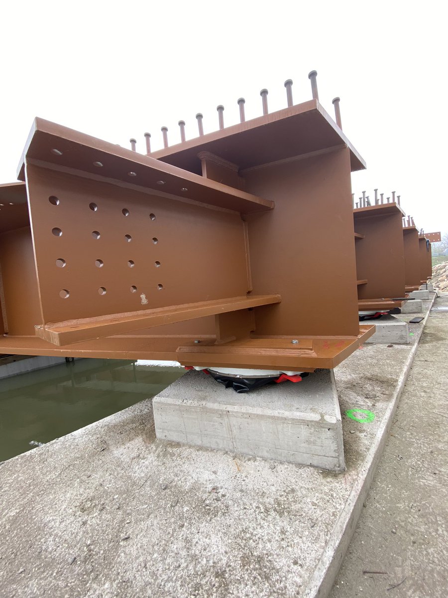 ISOSISM pendulum devices type PS for new bridge Marino in Mantua.

#buitalia #fpcitalia #freyssinet #structuralengineering #seismicengineering #bridgeengineering #safetyfirst