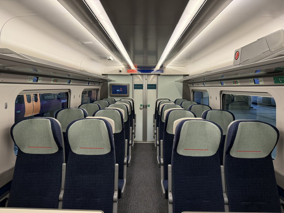 DesirableDesiro's tweet image. ✅ My first 807!

@AvantiWestCoast’s 807004 took me on a nice trip from Rugby-Birmingham-Coventry earlier. Nice trains, very similar to the 805s, with the addition of Standard Premium, 2 more carriages and seemingly faster acceleration.

#Class807