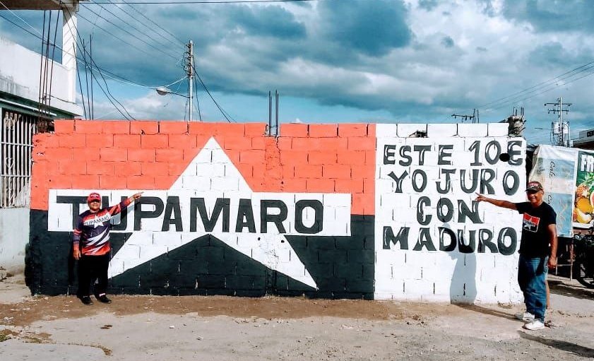 ¡Este #10Ene yo juro con Maduro!

🔴⚫ Nuestra brigada Muralista del Mpio. Francisco Linares Alcántara del Estado <a href="/MRTAragua/">MRT Aragua</a> con mucha disciplina y alegría realizó pinta de mural. 🎨 🖌️

<a href="/NicolasMaduro/">Nicolás Maduro</a>
#TodoElPartidoUnaEscuela