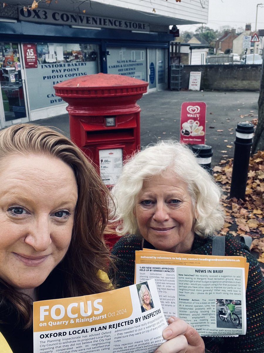 Saturday delivery with rockstar councillor ⁦<a href="/RosalindRogers/">Roz Smith,🔶️ married to Mr Rogers</a>⁩ She seems to know EVERYONE in Headington and at every corner she had an idea for how to make things better. #workingforyou
