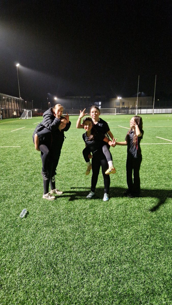 Kyle Garnett (@kylegarnett94) on Twitter photo Great to get to <a href="/RugbyCapitals/">Capitals W&G Rugby Hub</a> session, awesome to see year 7 <a href="/CantonianPe/">Cantonian High School PE</a> <a href="/cantonianhs/">Cantonian High School</a> pupils attending on the back of girls in rugby week! Great to get to <a href="/RugbyCapitals/">Capitals W&G Rugby Hub</a> session, awesome to see year 7 <a href="/CantonianPe/">Cantonian High School PE</a> <a href="/cantonianhs/">Cantonian High School</a> pupils attending on the back of girls in rugby week!
