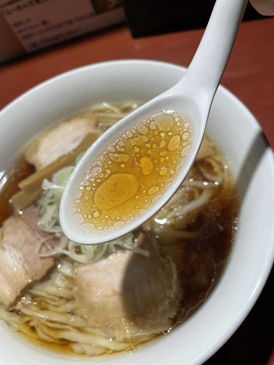 らーめん竹馬🍜
 限定
【喜多方らーめん】

旨味の強い澄んだスープ☀️プリプリな手もみ麺がよく絡む😁

しっかり味のチャーシューもまた良き！✨

味わい深い一杯を堪能😎
#ラーメン
#喜多方らーめん
#らーめん竹馬