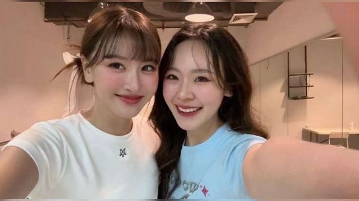 tokkyrieee's tweet photo. 🧵A #JuneCiize/#ViewJune AU where: Iriz Crus(J) transfers to a new school and meets Celeste Diaz(V) and Luna Reyes(C) and she unexpectedly finds herself drawn to them. As they navigate friendship, loyalty, and hidden feelings, tensions rise, challenging each of their hearts. https://t.co/1UgQxz0s43