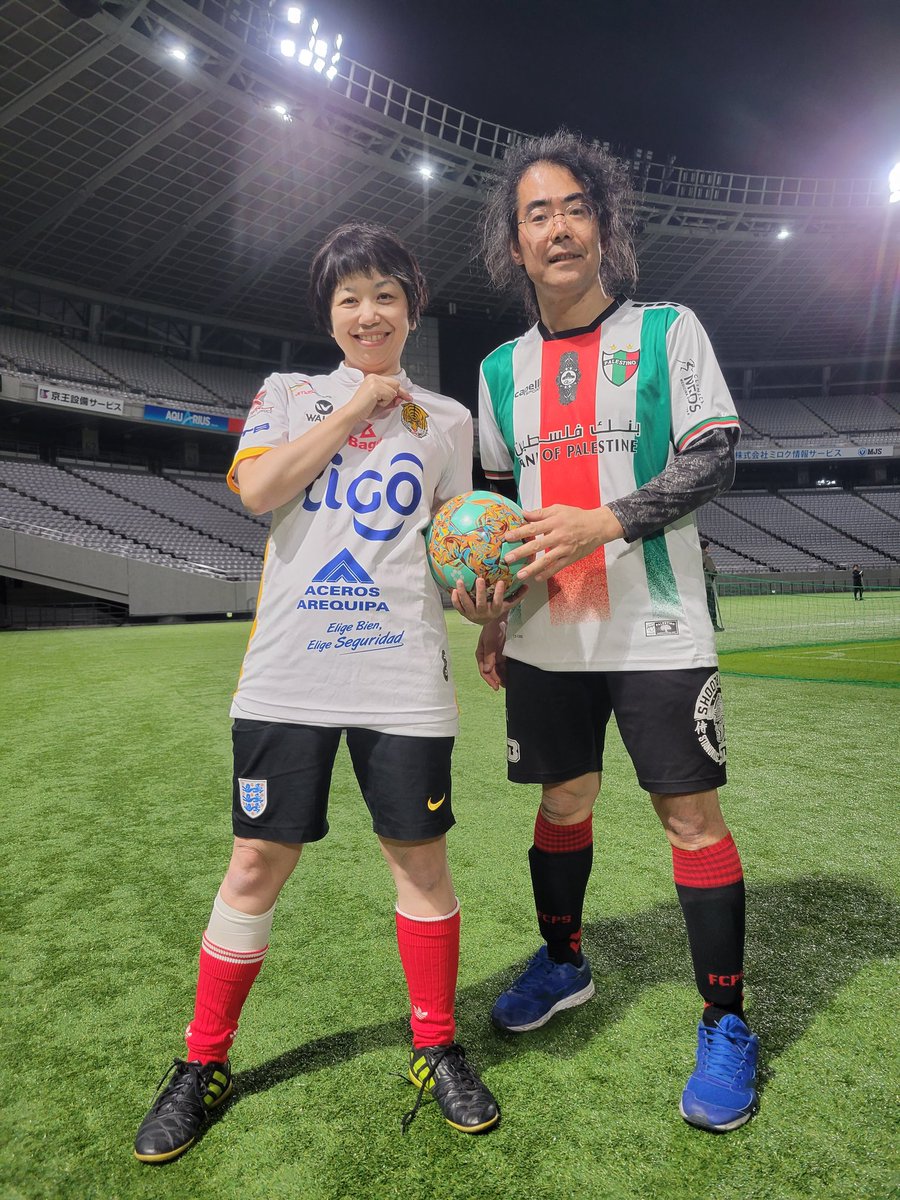 yukiunchain's tweet photo. 金井真紀さん@uzumakidou に誘っていただき味の素スタジアムで難民•移民フェスチームがエントリーしたフットサル大会に参加しました。

日常では自分の社会は日本で暮らす世界の仲間に困難を強いていますが、それを少しだけ忘れてお互い1つのボールに夢中になれるとても大切な時間でした。 https://t.co/NJwen7KYoN