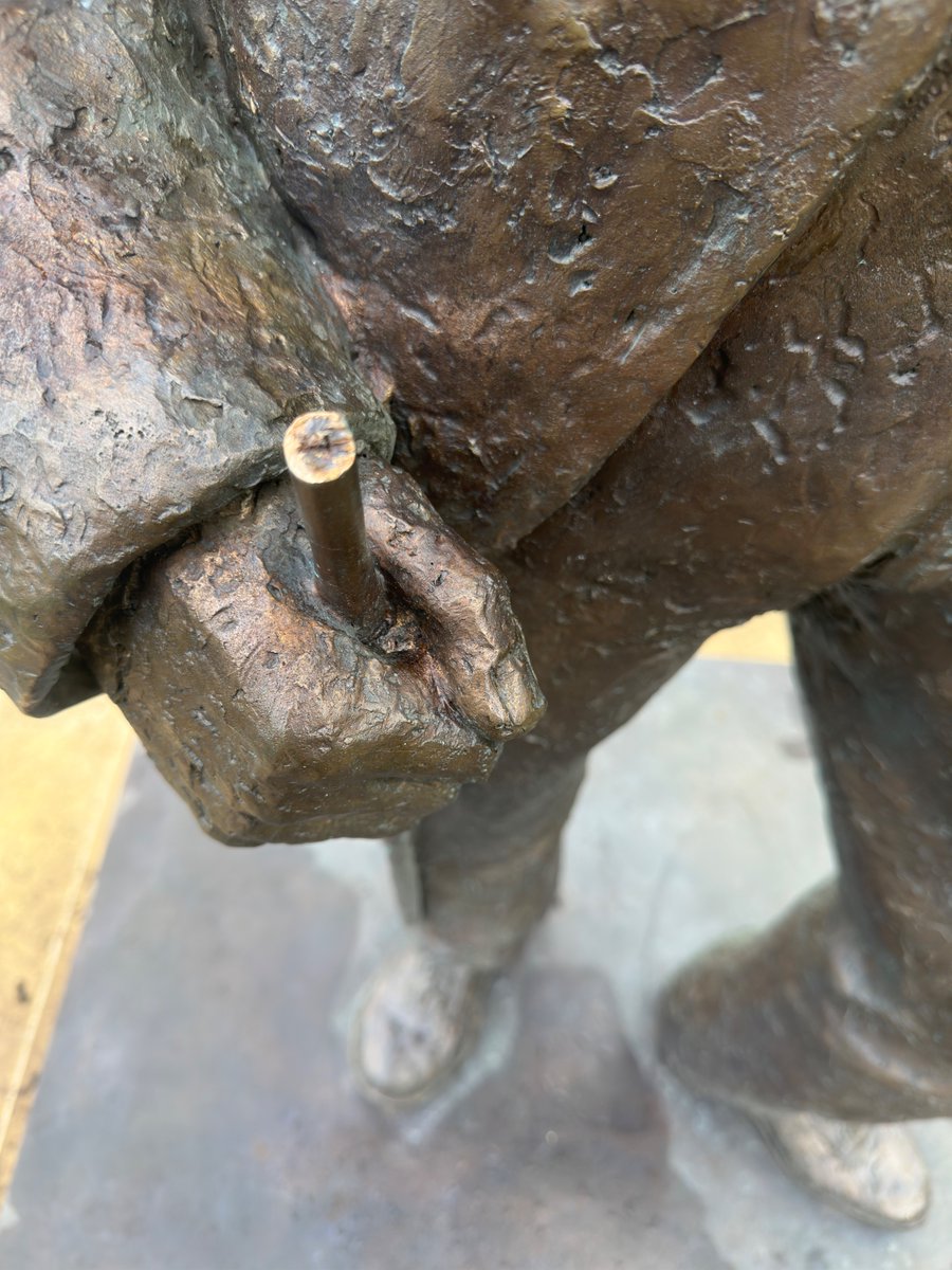 Gutted to say that the Tom Morris statue in St Andrews was vandalised last night. They snapped the clubbed off. See pics. Needless to say we are looking at all CCTV cameras including the R&amp;A to see if the perpetrators have been caught in the act.
If anyone has any information or