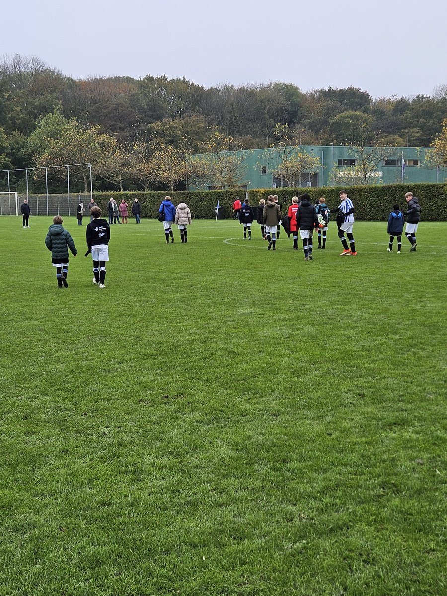 Tweede fase,  first blast! <a href="/LVVUVS/">UVS</a> JO 14-3 knalt het tweede deel van het  seizoen in met een 11-1 winst.  Speciale vermelding voor onze nieuwe spits dit seizoen die de eerste 5 (!) goals maakte. Meteen gewisseld!🔷️⬜️⚫️