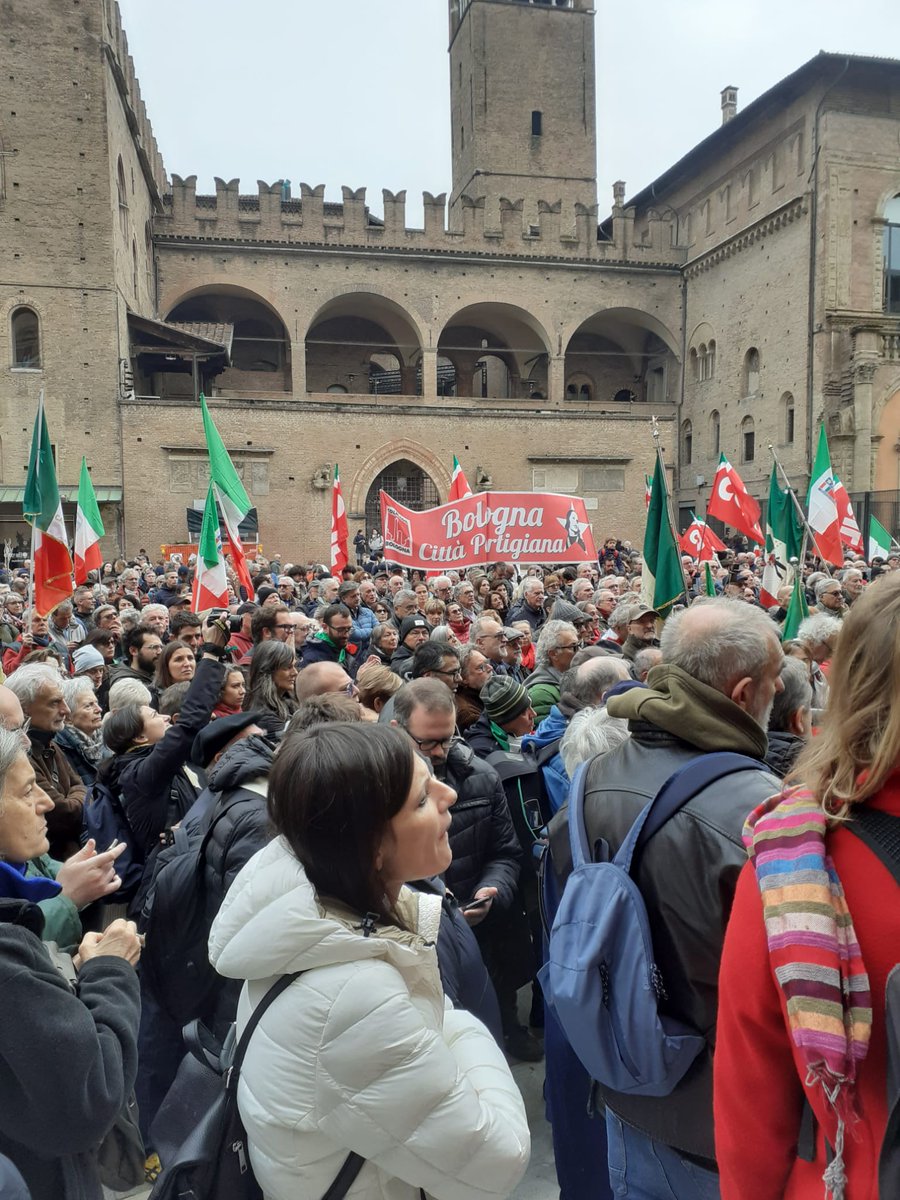 "Le piazze di Bologna sono antifasciste". Oggi in città una imponente manifestazione, promossa da Anpi provinciale e Cgil, contro la decisione delle autorità di concedere una piazza a CasaPound #maipiufascismi