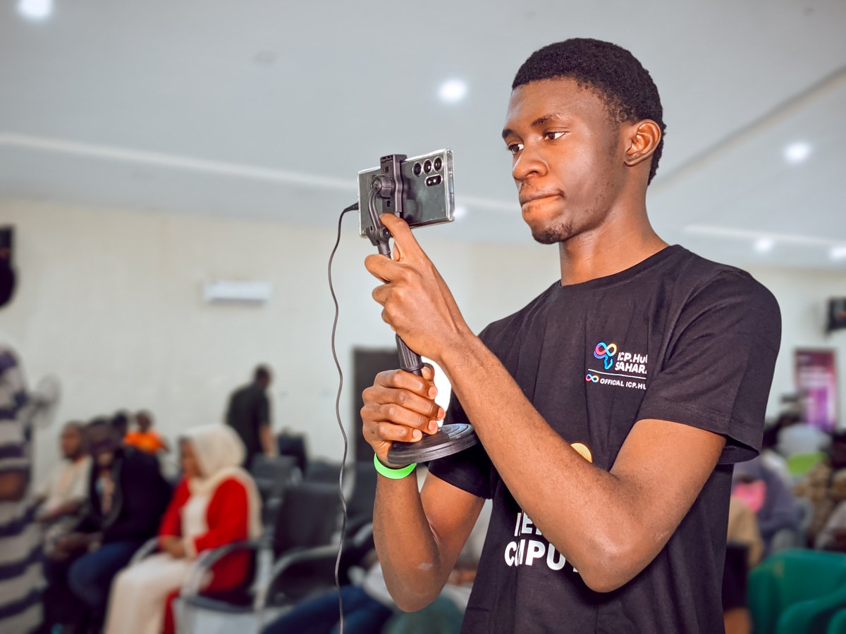 Dreams_Photoz's tweet photo. It was a wonderful moment at #davfest  thank you @icphub_NG for the impactful presence. 
Igniting the web3 revolution in west Africa 
#icphub_ng https://t.co/TYsHR3iMsj