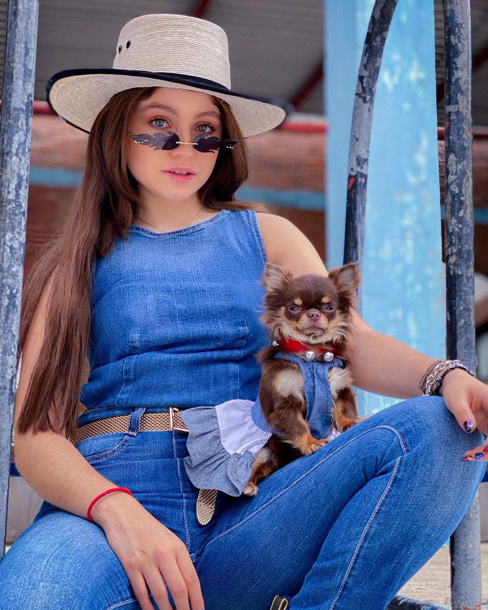 Hoy festeja su cumpleaños la cantante y actriz Karol Sevilla <a href="/karolsevilla/">KAROL SEVILLA</a>; nació #UnDiaComoHoy 9 de Noviembre de 1999 en la Ciudad de México.