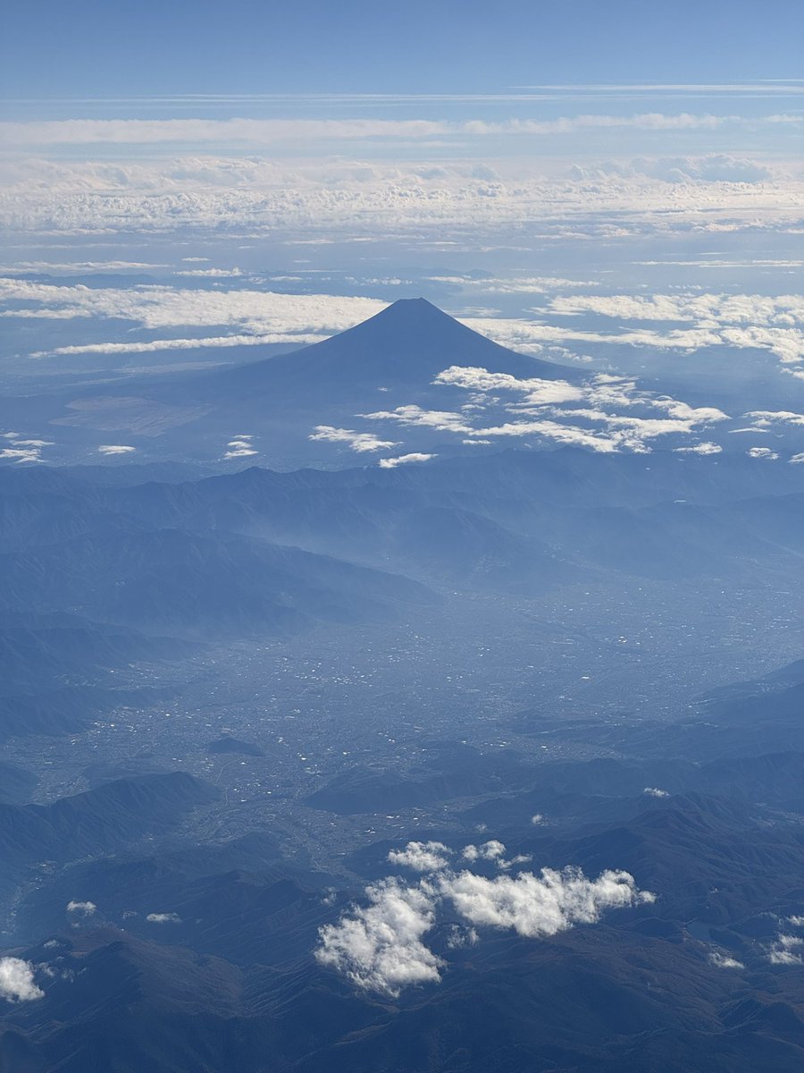 YoungdaeSong's tweet photo. Mt. Fuji, today https://t.co/BOLLgXw85a
