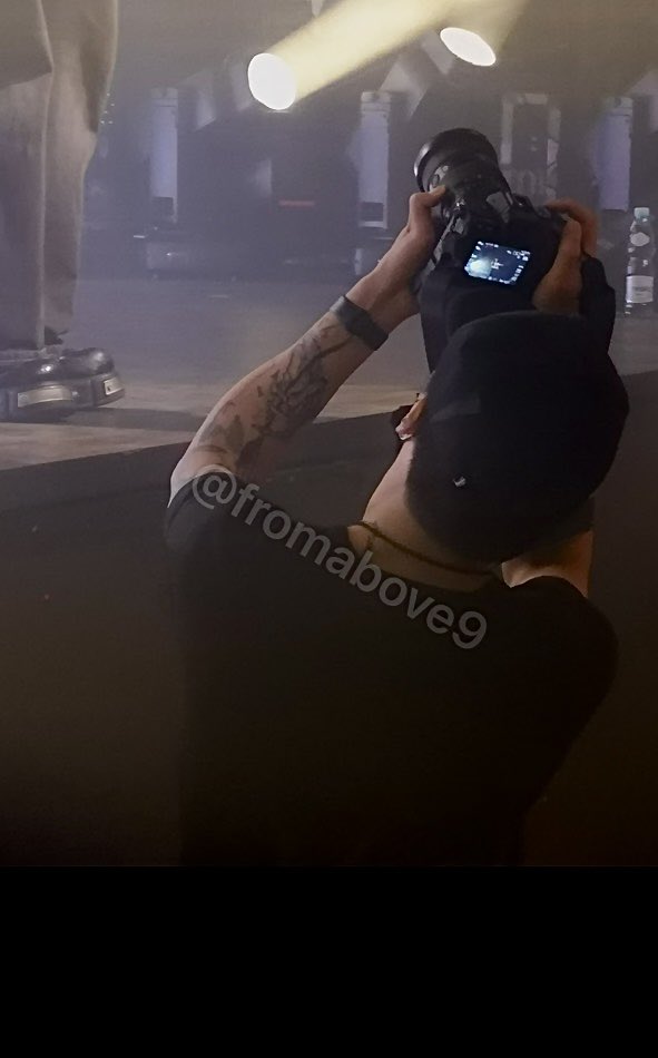 dprjohn's tweet photo. Jiahn from Warsaw show thread ✨
His tattoos are so pretty 🥺
(Cr. @fromabove9 )
#dprwarsaw #DREAMREBORNTOUR #dprjohn #sonjiahn #jawnsown https://t.co/mtHqK9GOtK