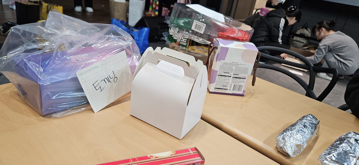 귀관 다들고마워♡ 주신간식은 나눠먹을게여ㅣㅛ