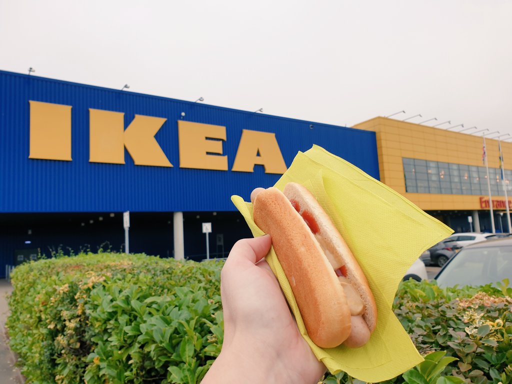 CakeDragon's tweet image. Be rude not to