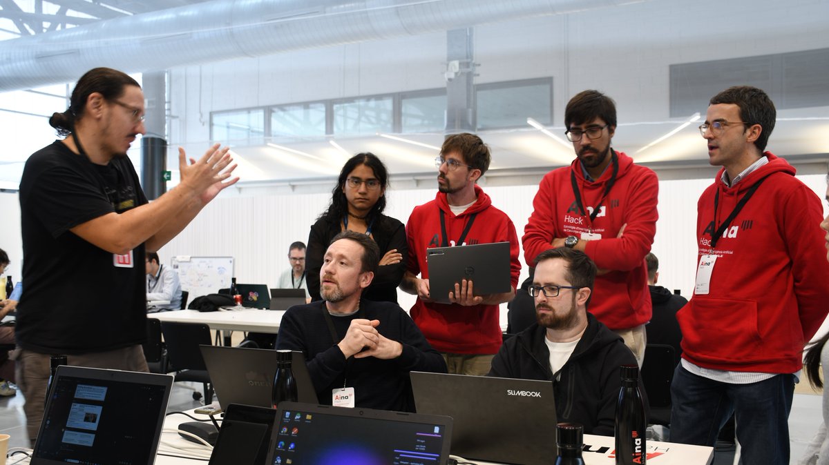 projecte_aina's tweet photo. 🔴🚀 #AinaHack Ronda de seguiment i testatge dels projectes per part dels mentors! 

💻 Els participants segueixen desenvolupant les seves propostes. 

🕐 Queden 3 hores!!! https://t.co/RNLJCPAPk5