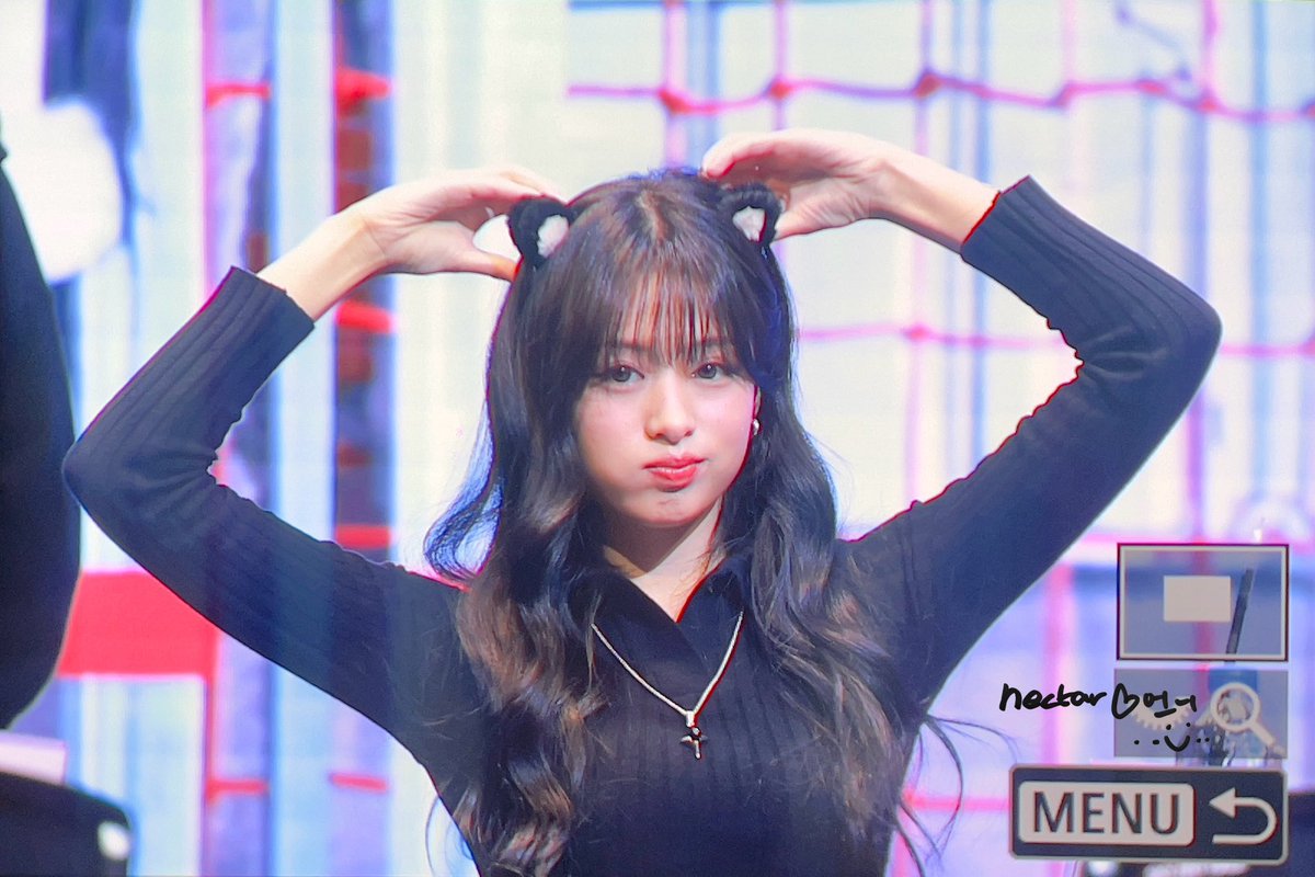 📸 BABYMONSTER's Ahyeon looks cute at their 'DRIP' Ktown4u fansign