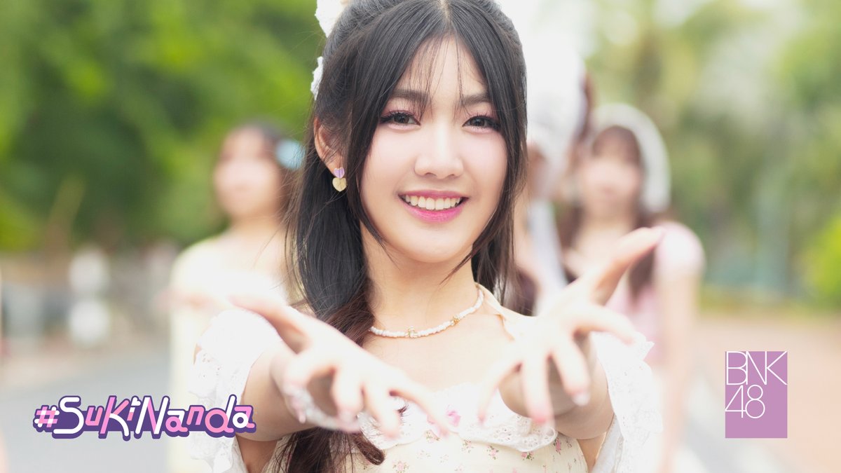 bnk48official's tweet photo. [#️⃣💗] #SukinandaTH

BNK48 5th Album Lead Song “#Sukinanda” Music Video
Now Available on BNK48 Official YouTube!

【MV full】#Sukinanda
https://t.co/JrAeHfPUk7

#SukinandaTH_FirstPerf
#BNK485thALBUM
#BNK48 https://t.co/nr5vhgG3rC