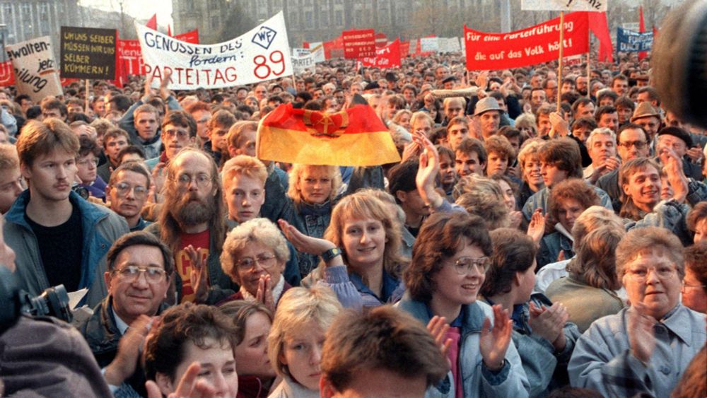 So wohltuend, wie Marko Martin, der gerade die halbe Republik erfreute und die andere verärgerte, den "Freiheitsschock" einordnete deutschlandfunkkultur.de/rezension-kowa…