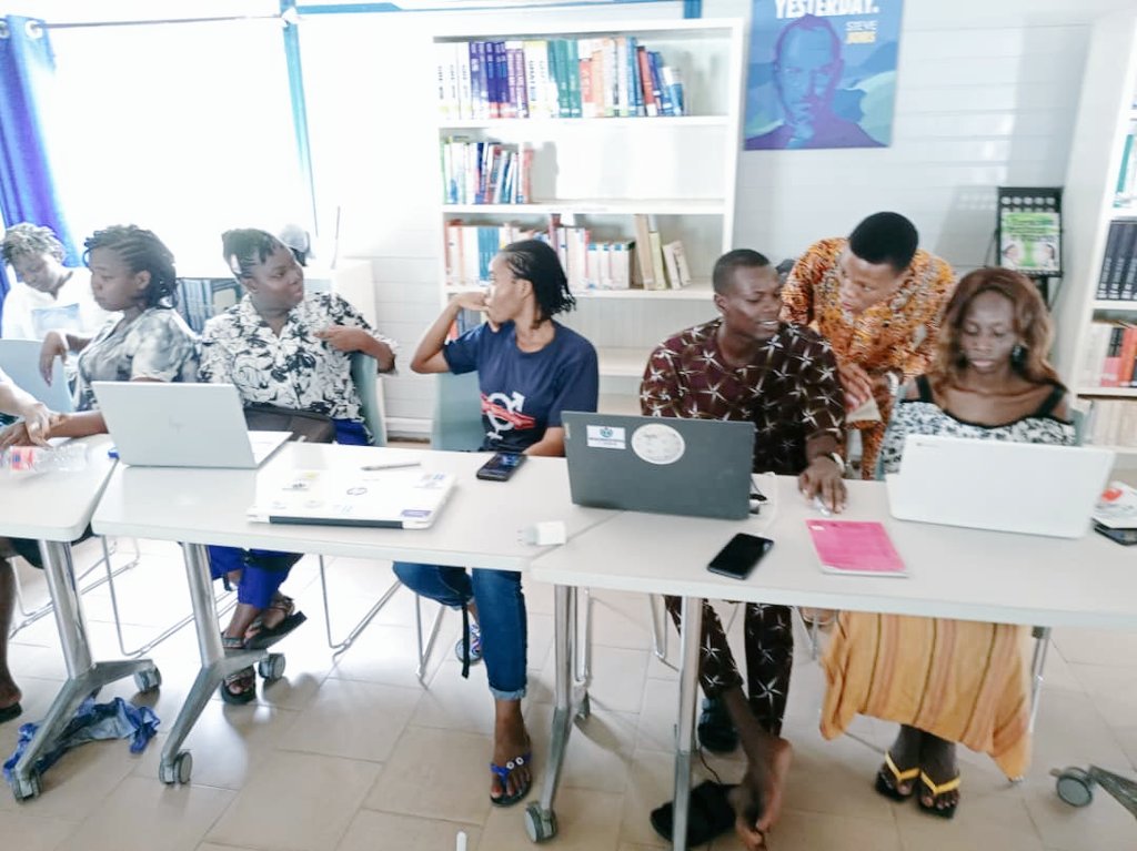 WikimediaBj's tweet photo. C'est le grand jour ! Aujourd'hui, nous lançons #SheSaid 2024 avec un premier atelier pour enrichir #Wikiquote avec les voix des femmes africaines. Restez avec nous pour suivre cette journée inspirante ! #WikimediaBénin #WikiFranca #Wikimedia #Team229 #Wasexo https://t.co/3F1wHkFSl9