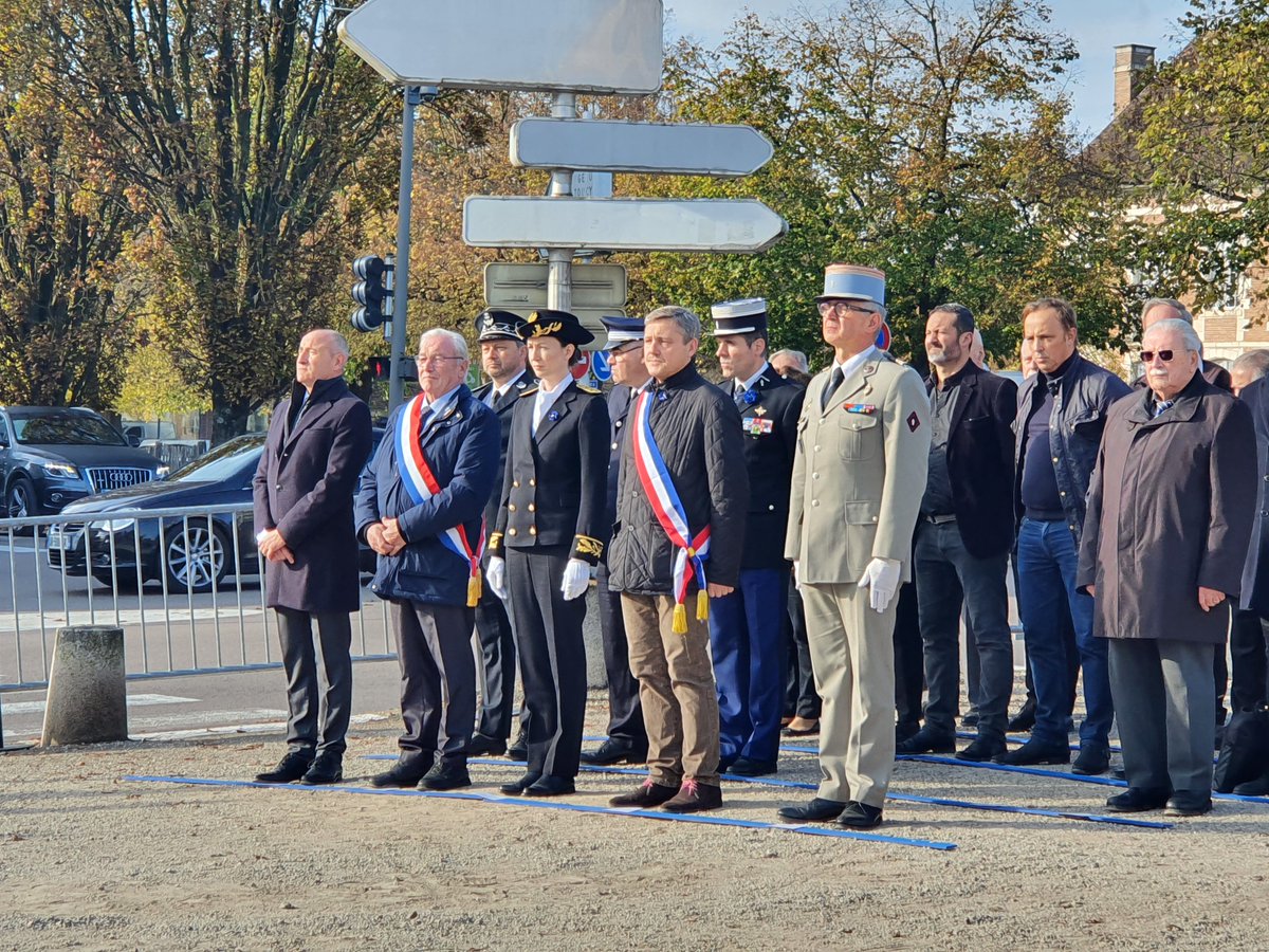 Prefet89's tweet image. 🇫🇷 Ce 9 novembre, nous commémorons le 54e
anniversaire de la mort du général de #Gaulle. Une cérémonie en son honneur s'est tenue à #Auxerre, présidée par la directrice de cabinet du préfet de l'#Yonne, en présence des autorités civiles et militaires.
#DevoirDeMémoire #Hommage