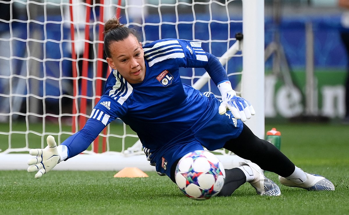 fenottes's tweet photo. #Endler a jouรฉ son 100e match avec lโ#OL ร #Guingamp
#Stats #EAGOL
(O&L : https://t.co/PawIihRpla) https://t.co/FfI3b63AXY