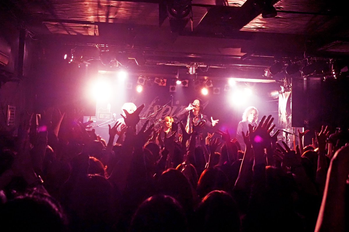 姫路Beta 29周年記念 Live『the BIRTH 29』終演！
地元ライブハウスの周年記念に沢山お集まり頂きありがとうござました！

明日は同会場にてBlu-ray発売記念イベントを開催します！

▶︎申し込みサイトURL
t.livepocket.jp/t/f5_yr

🚩NEXT LIVE
11月30日（土）EDGE Ikebukuro 
defspiral tour 2024