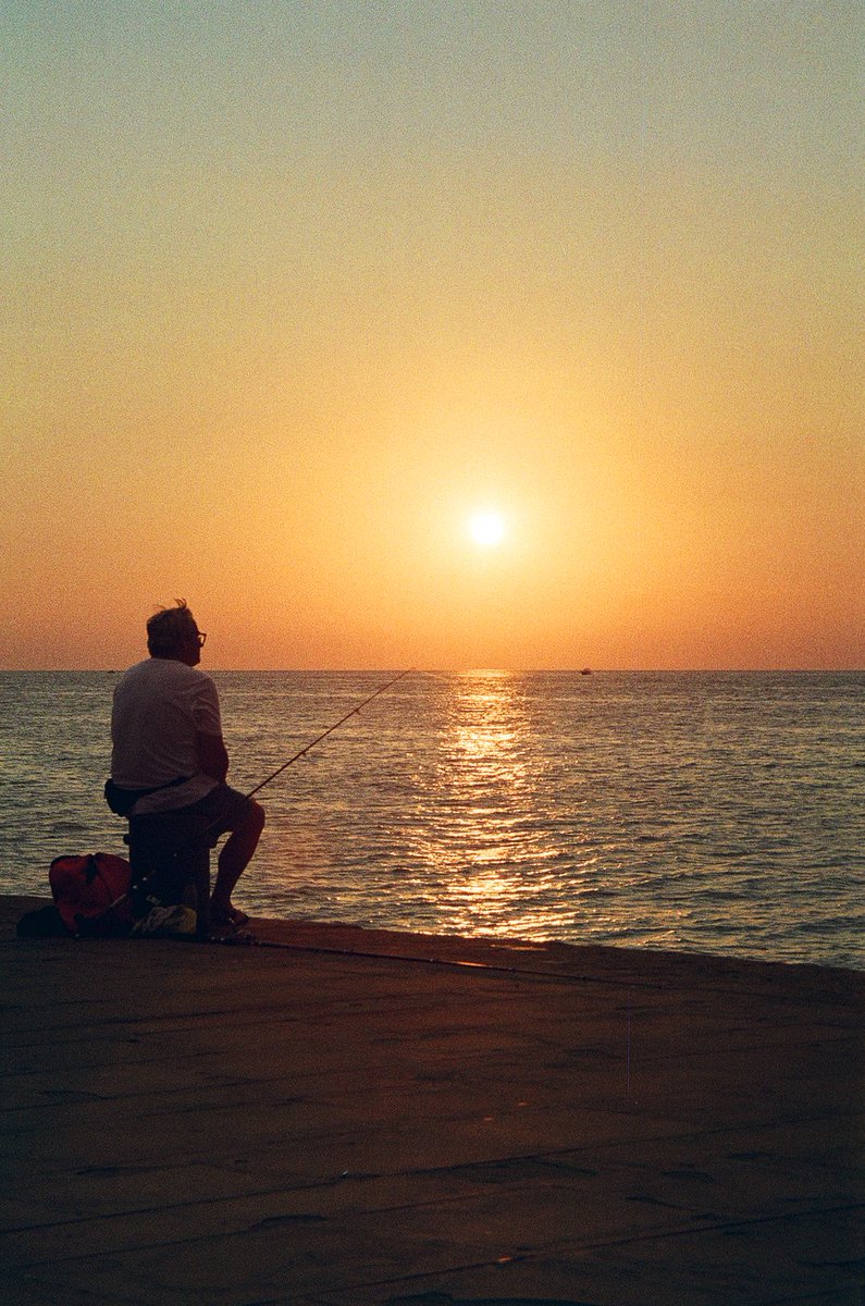 lvlabco's tweet image. Share your sunsets!

'Fishing for Hope'

objkt.com/tokens/KT1Gpkc…