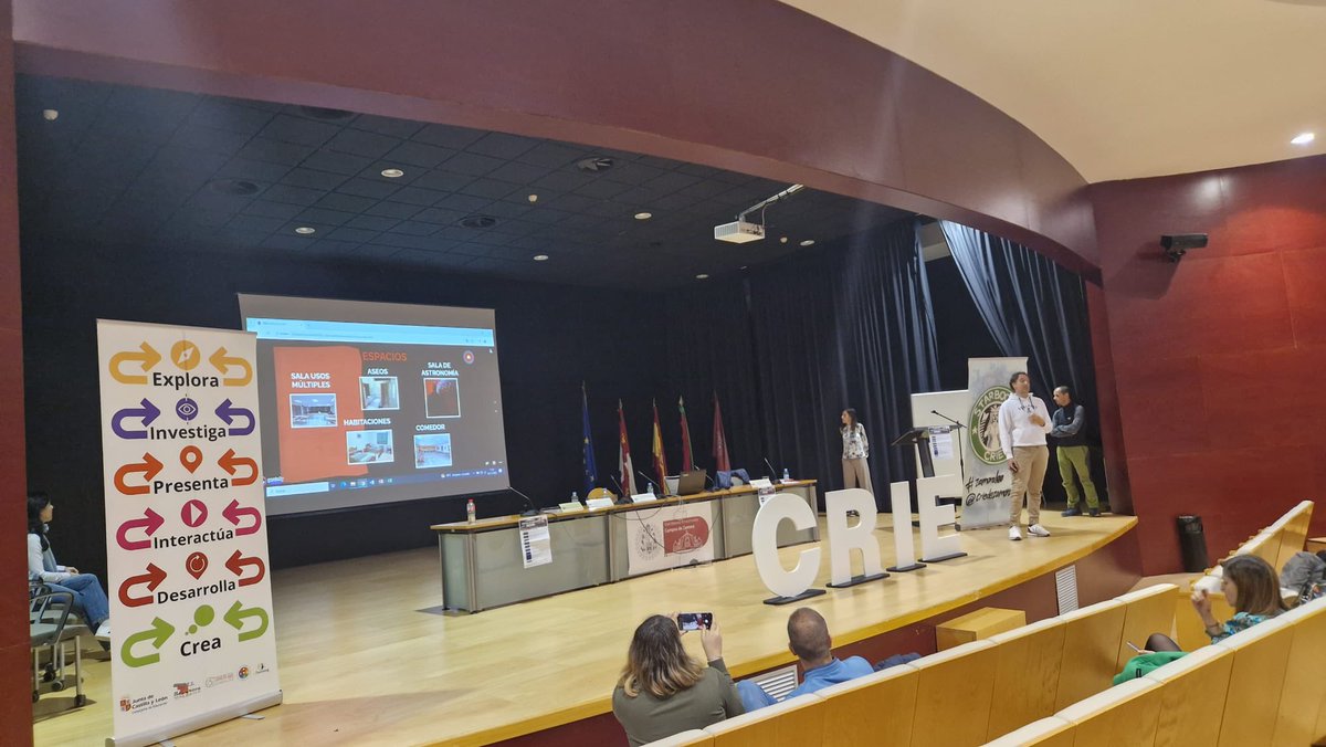 Mesa redonda “I Jornada por la Escuela Rural” con la ponencia “CRIE DE ZAMORA: de la escuela rural a la innovación educativa”. Una experiencia inmersiva, ilusionante y mágica. La educación está actualizándose…<a href="/CrieZamora/">CRIE de ZAMORA</a> <a href="/antoniosemura/">Antonio Sánchez Martín</a> <a href="/usal/">Universidad de Salamanca</a>