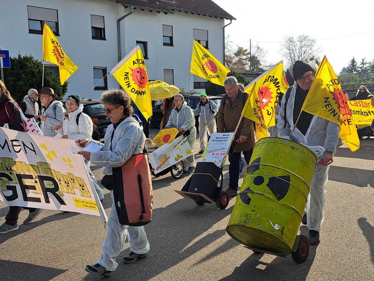 Kein Castor nach Philippsburg und auch nicht nach anderswo. Es gibt kein sicheres Endlager! Die Atommüll-Transporte sind gefährlich und sinnlos!