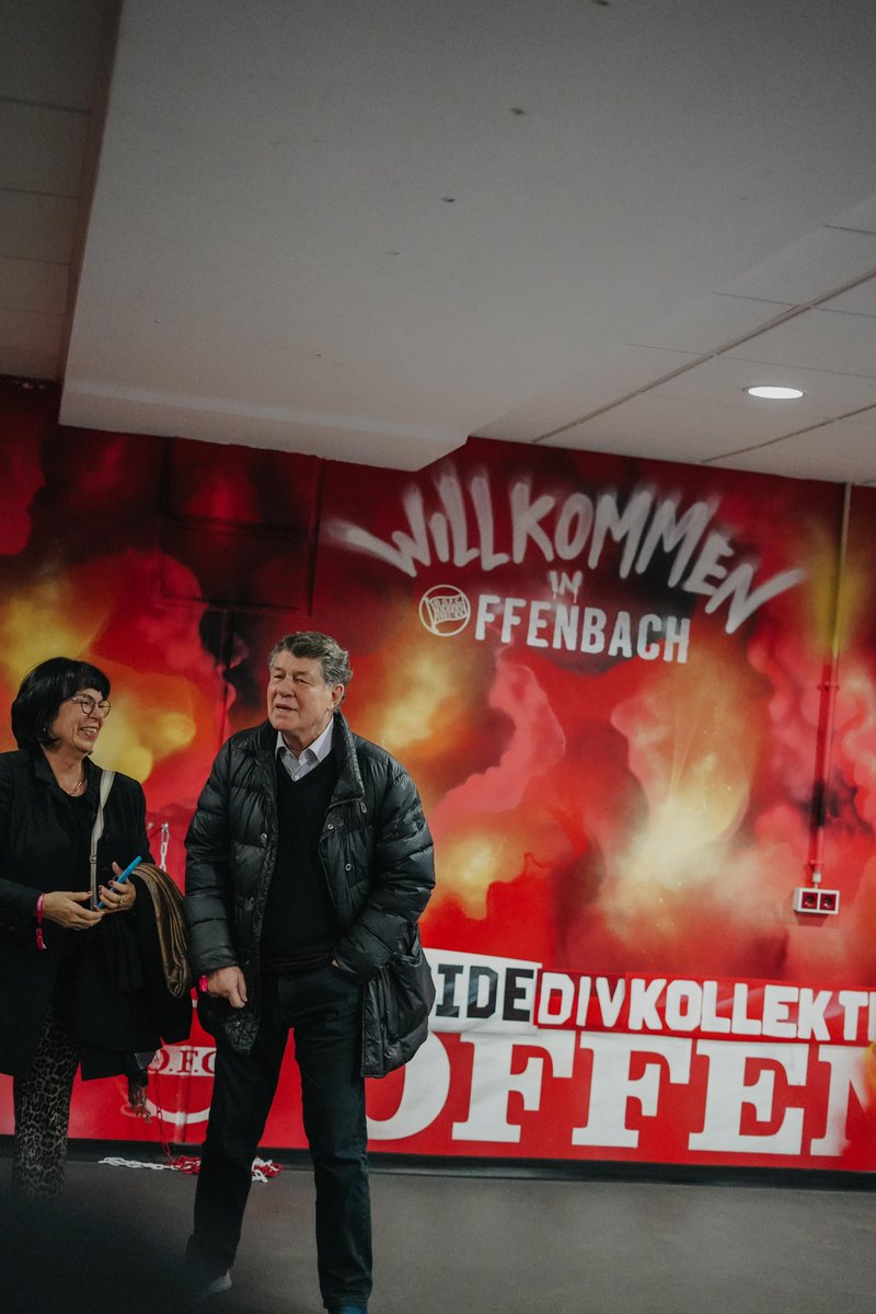 OFC_offiziell's tweet photo. Ganz besonders freuen wir uns, heute die Mannschaft von 1974 auf dem Bieberer Berg begrüßen zu dürfen. Schön, dass ihr da seid! 🔴⚪️ #OFCGSV #kickersoffenbach #nurderOFC https://t.co/Gk903eX6Mx