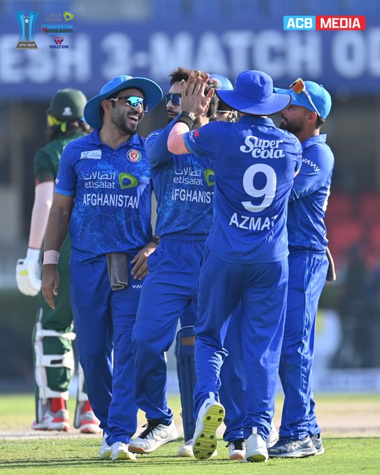 Rashid Khan gets his 2nd wicket in the game as he goes through the defence of Mehidy Hasan Miraz 📹 Credits: Twitter/ACBofficials