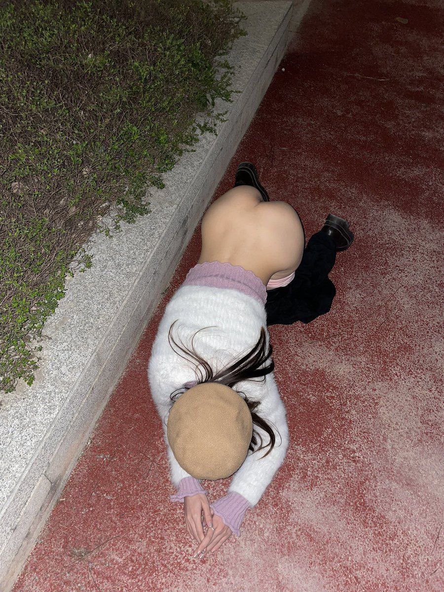 周六了，晚上遛遛狗
感谢转推
<a href="/tbzt2024/">推波助臀（接投稿）</a> 
<a href="/wqganenshi_/">有稿投😁</a> 
<a href="/Ann66688/">水晶兔🉑投稿_（漏转私信）</a> 
<a href="/xyberdolls/">小新の日常</a>