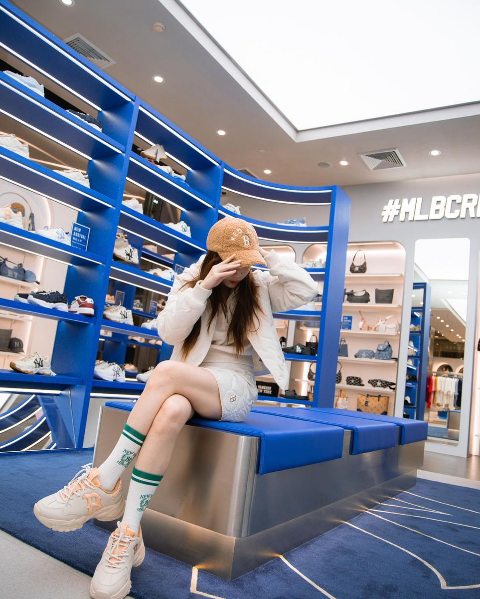 oishii_2323's tweet photo. 🤎

IG：loverrukk

#loverrukk
#MLBThailand
#MLBcentralwOrld https://t.co/n3DMXyiP3z