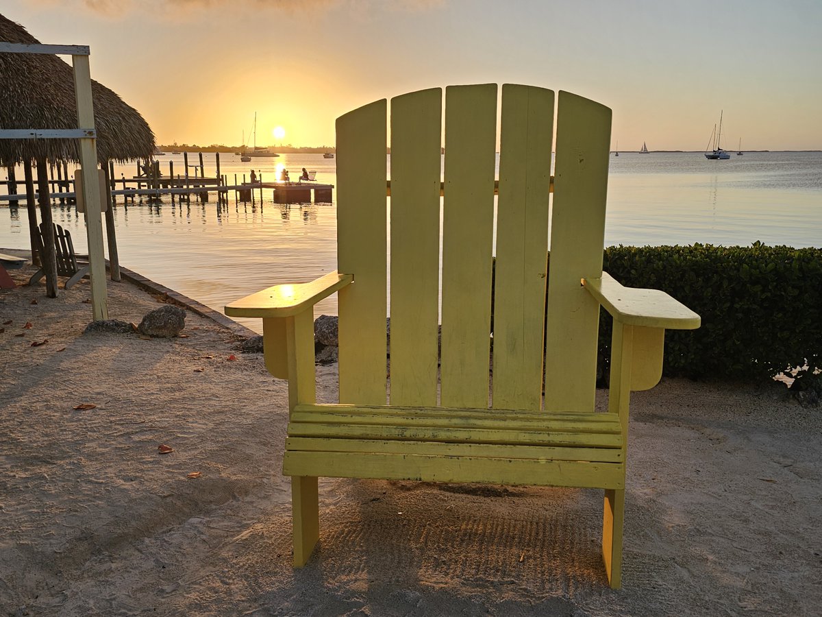 FlaKeysResorts's tweet photo. 🌅 Sunsets at Bayside Grille in Key Largo are absolutely to die for! 😍 With stunning views, delicious food, and a perfect spot by the water, there’s no better place to watch the day fade. Who’s experienced this magical moment? 🌴✨ #BaysideGrille #KeyLargoSunset #FloridaKeysMagic #SunsetViews #ParadiseFound